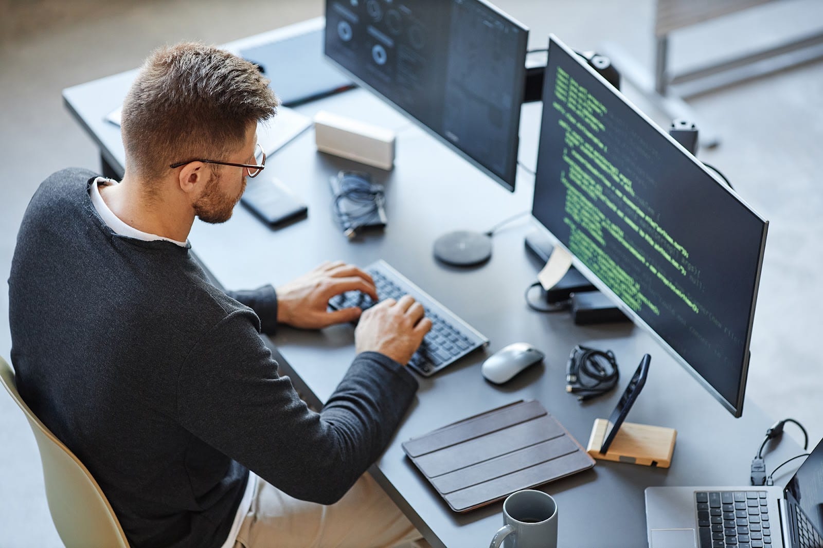 What is Front End Service and Development?: 4. Full-Stack Developers